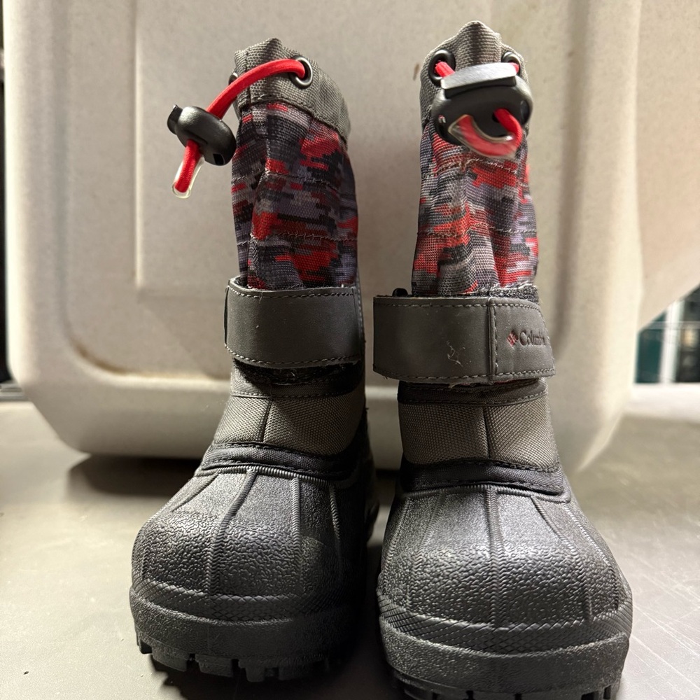 Columbia Kids' Gray‎ and Red Snow Boots sz 5